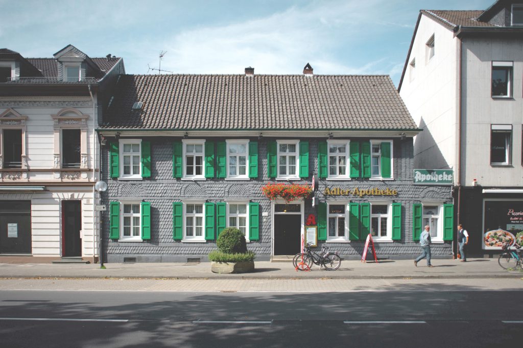 adler-apotheke-aussen Adler Apotheke Außenansicht